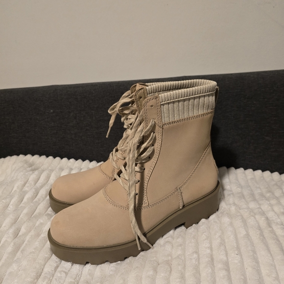 UGG Ballard Lace Up Waterproof Boot US 9 - Picture 3 of 10